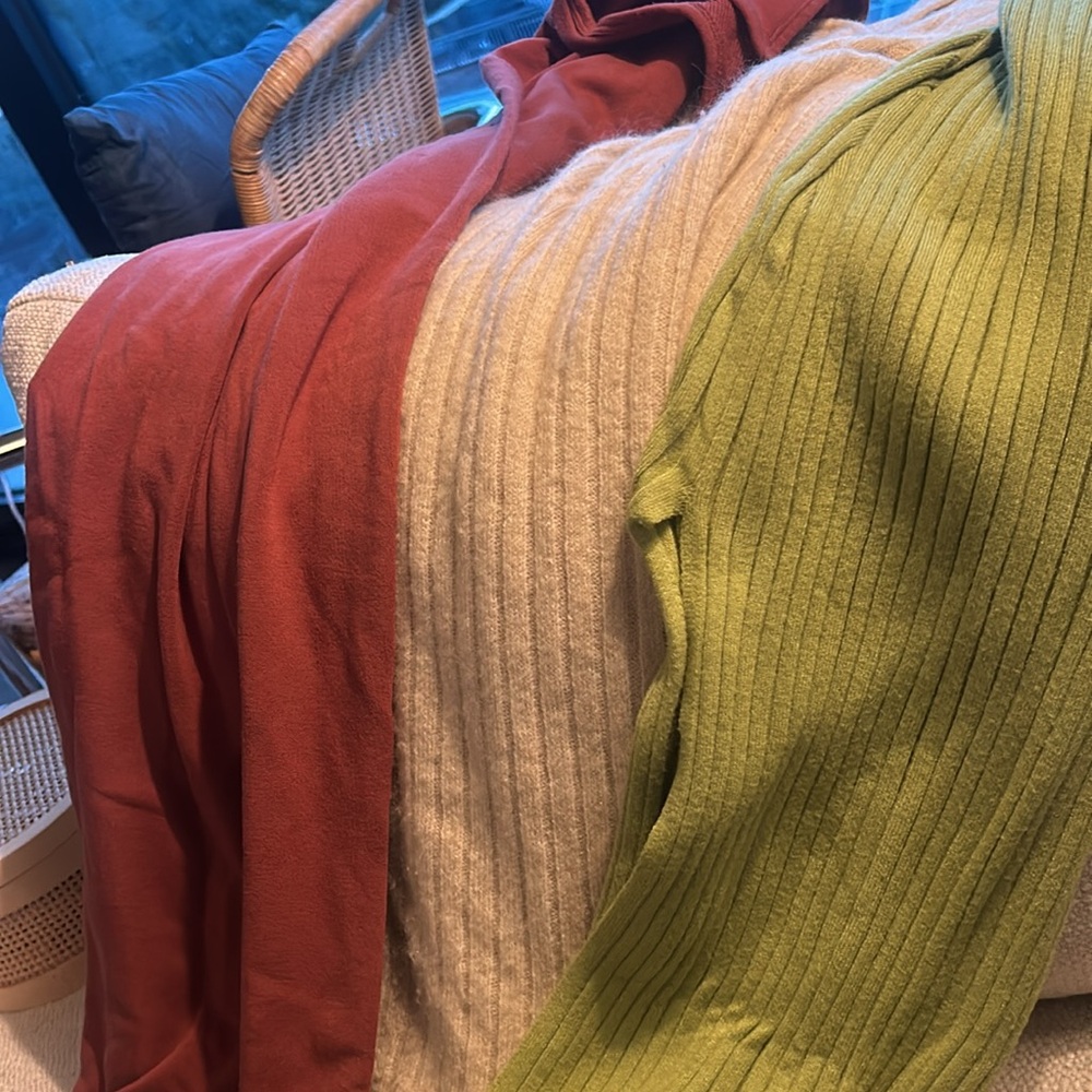 Bundle of 3 Knit Midi dresses - Picture 8 of 8